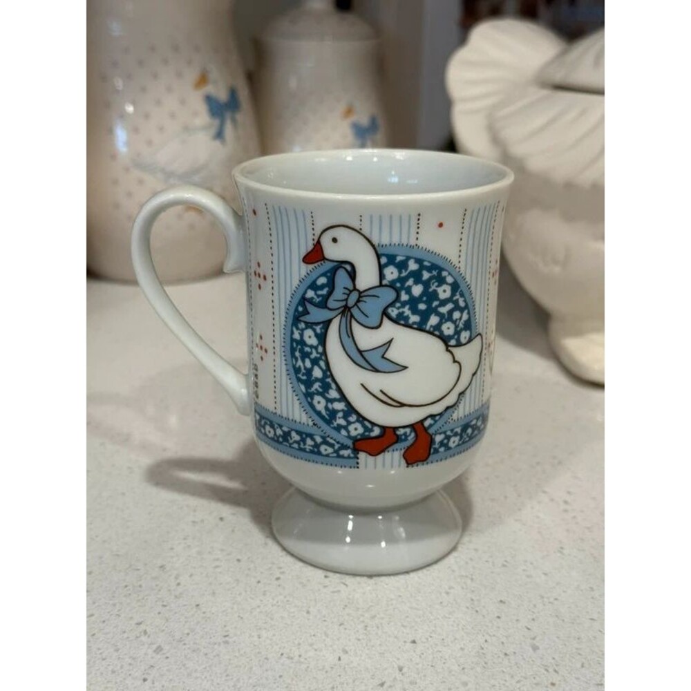 Vintage 1980s Goose Blue Ribbon Pedestal Mug